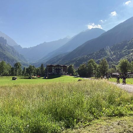 Finestra Sulle Alpi Orobie Lägenhet Valbondione Exteriör bild