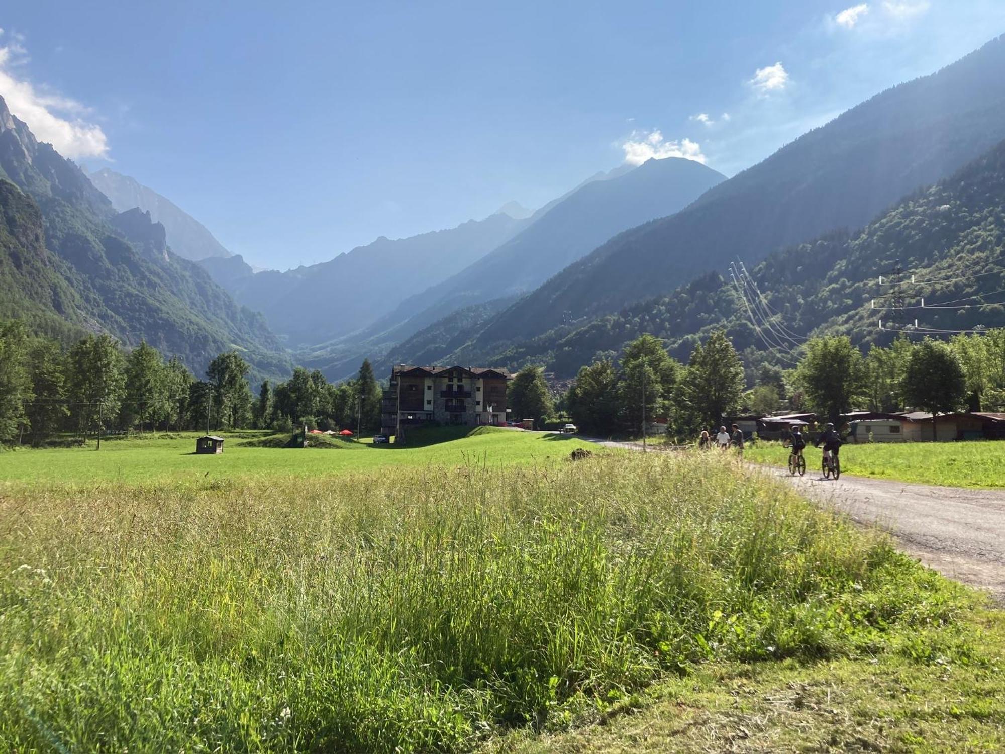 Finestra Sulle Alpi Orobie Lägenhet Valbondione Exteriör bild